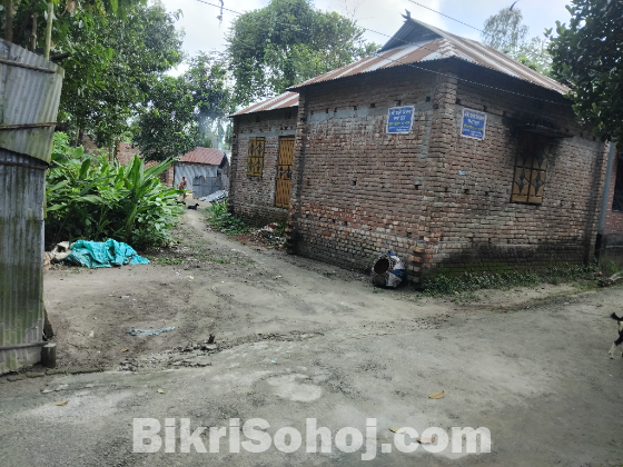 আদিতমারী বাজার সংলগ্ন সাত শতক জমিন বিক্রয় করা হবে